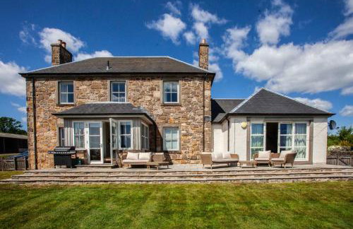 Stunning 4 Bedroom Farmhouse - Foto 50