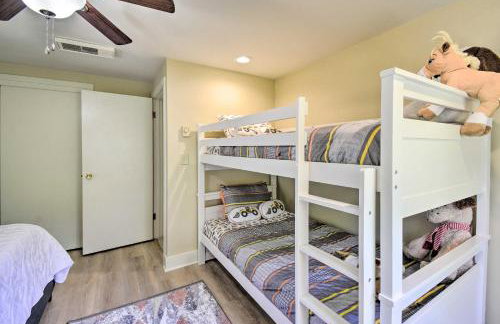 Direct Beach Access Getaway on Port Orchard! - Foto 19