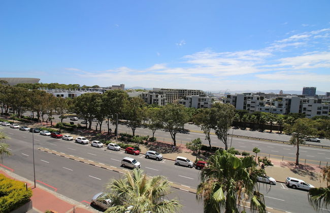 Green Point 2 Bedroom Apartment With Enclosed Balcony and Stunning Views - Foto 1
