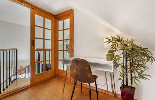 Riverfront w Cedar Hottub, Sauna, Movie Theatre - Photo 25