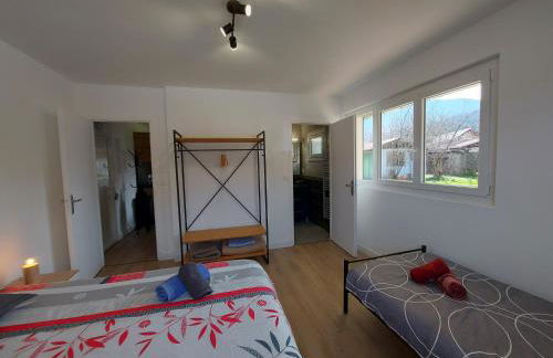 Entre lac et montagne, côté calme, spacieux 3 pièces avec grand jardin - Photo 14