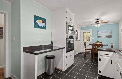 Cozy Home Across from Base, Close to Airport & Beaches - Photo 31