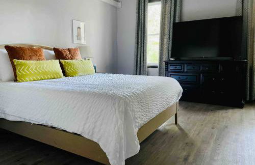 Suite Home Indiana Apartments - Photo 24