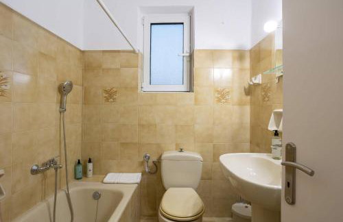 Valira Stathmos Home, Rustic Charm Cottage w Views - Foto 19