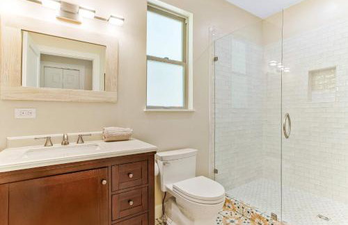 Modern Cabin Retreat with Swim Spa Hot Tub and Air Conditioning - Foto 19