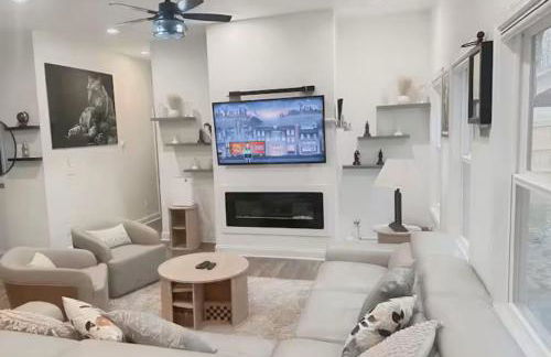 Charming Escape with Hot Tub & Fire Pit Winter Haven! - Foto 8