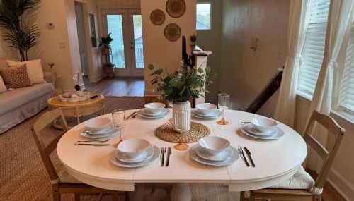 The Orange Blossom Suite Near UF Shands D-town - Photo 4