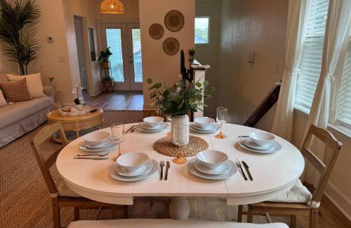 The Orange Blossom Suite Near UF Shands D-town - Photo 4