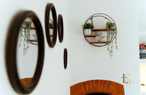 *Luke Stays Oswald Terrace* - Foto 16