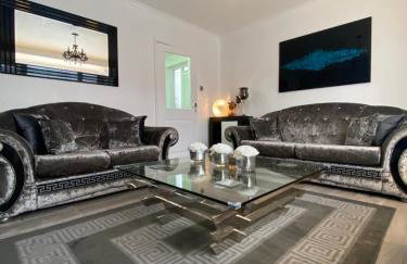 NEW…THE HOTTUB HOUSE BLACKPOOL PLEASURE BEACH - Photo 27