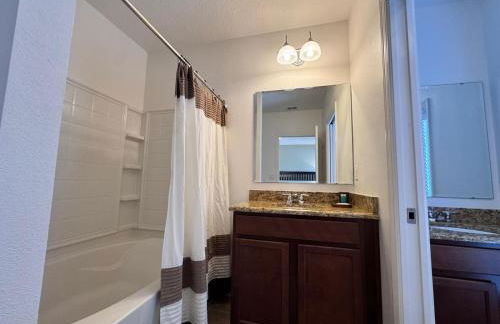 Incrível casa 5BD/5BA com piscina perto da Disney - Foto 23