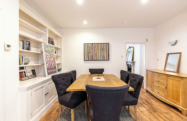 Charming Kensington Apartment - Photo 21