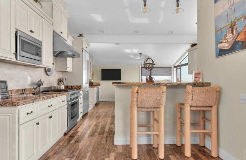 Expansive Ocean-View Retreat with Home Theatre & Spa - Foto 30