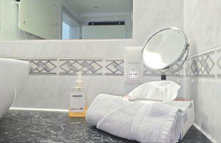 HAPPY HOMES RED - Dein stylisches Maisonette-Apartment mit Wow-Effekt! - Foto 9