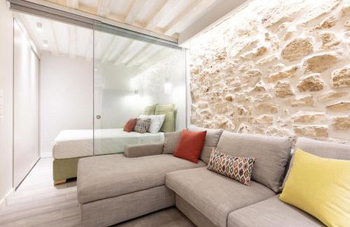 Petite Town Hall Apartment by Konnect, Old Corfu Town - Photo 8