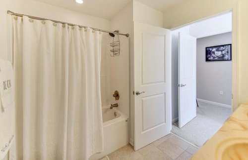 Walk to Beach: Home w/ Pool Access in White Stone - Photo 20