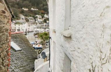 SPINDRIFT is A Beautiful Newly Refurbished THREE BEDROOM Private Family House located on the OLD HARBOUR and the COASTAL PATH in the Heart of Beautiful POLPERRO - Foto 22