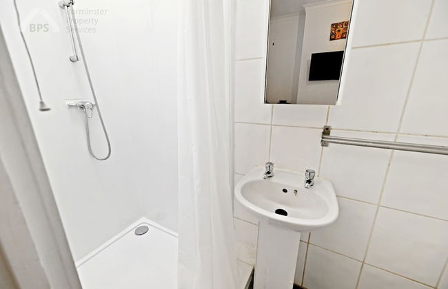 2-bed - Sleeps 4 - With Garden - Photo 7