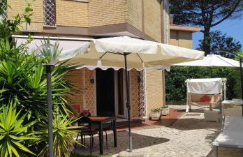 Villa Lido dei Pini 4 persone giardino 350mq wifi 3 chilometri dal mare - Foto 3