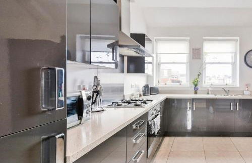 Luxury Seaview Gated Penthouse located near Edinburgh by Urban Haggis Stays - Foto 13