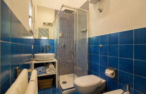 MARILISE - La maison blue private garden & terrace - Photo 23