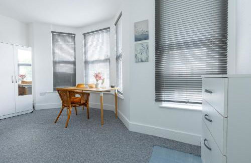 Spacious 3BR House, 8 min Kensal Green, NW London - Photo 13