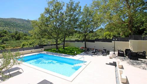 VILLA SKURA private heated pool 32m2, summer kitchen, 4 bedrooms, garden - Foto 4, Garden