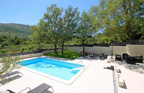 VILLA SKURA private heated pool 32m2, summer kitchen, 4 bedrooms, garden - Photo 4