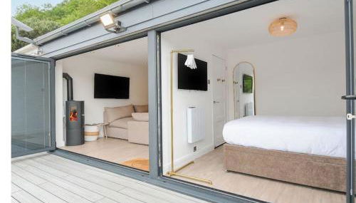 Newly Refurbished Beach Lodge - Photo 3