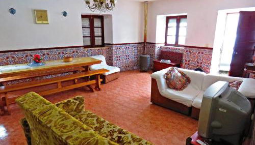 Charming house in Miranda do Corvo + Spacious terrace - Foto 4