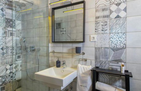 Villa with Swimming Pool, Outdoor Kitchen, Sauna, Hot Tub, Play Area, Sea View - Foto 127