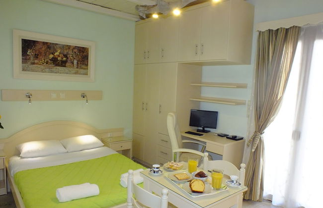 Santa Katerina Studios & Apartments - Photo 11