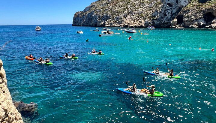 Kajak-Granadella-geführter Ausflug zu seinen Höhlen und Cala en Caló - Foto 1