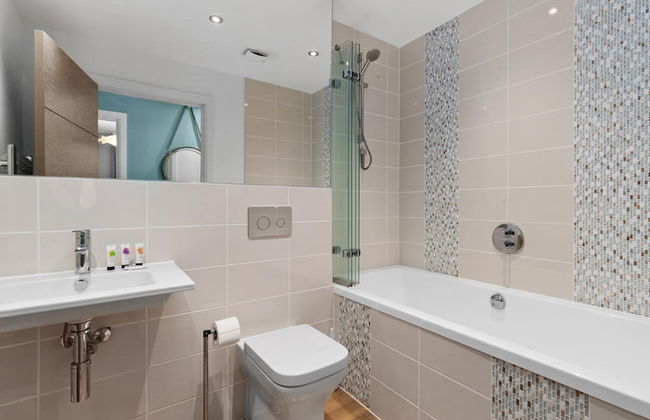 Apartment 8 Waterstone House - Luxury Apartment, Sea Views, Pet Friendly - Photo 49