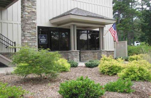 Lake front Keowee Condo with Balcony & Resort Amenities! 20 min to Clemson condo - Foto 59