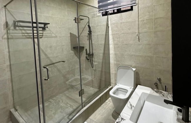 2BR Apartment With Pool and Wifi Near Airport - Foto 6