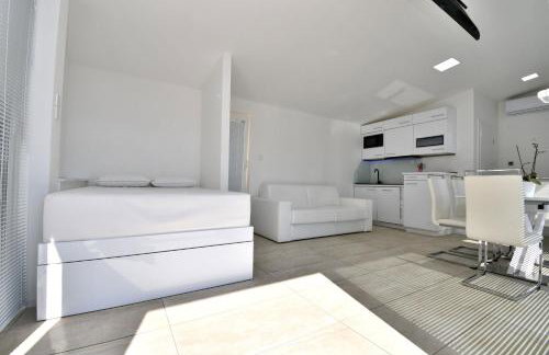 Apartments Lux with pool - Foto 64