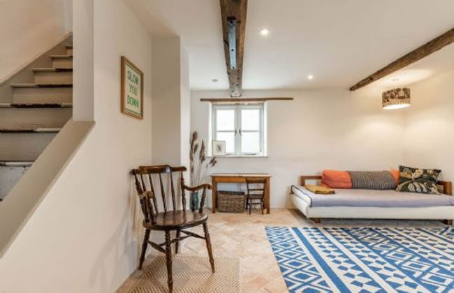 Host Stay White End - Photo 15