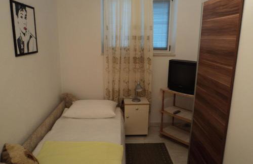 Apartments Lička 25 - Photo 2