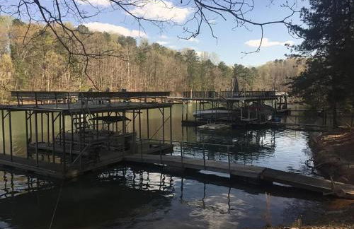 Charming 2-bedroom house with fitness room and AC in welcoming Buford - Foto 10