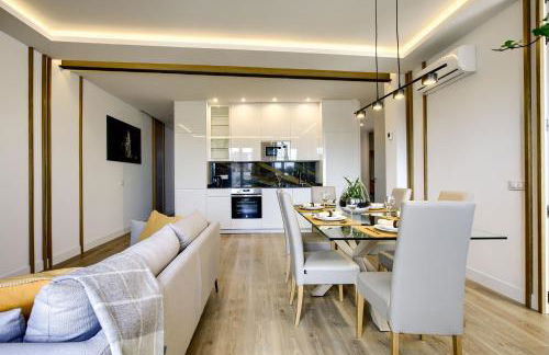 El Cielo: Lujoso Ático en Madrid Centro - Photo 5