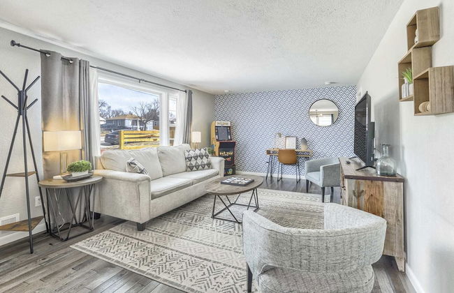 5BD Dog Friendly Family Getaway Near Downtown! - Photo 27