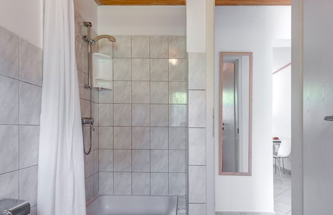 Beachfront Apartment With Balcony and Parking - Foto 9