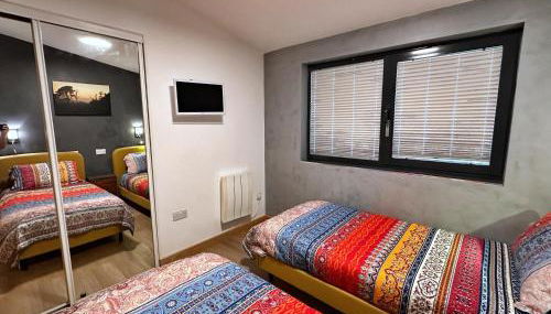 Chy Mena. South facing lodge with hot tub & views. - Foto 3