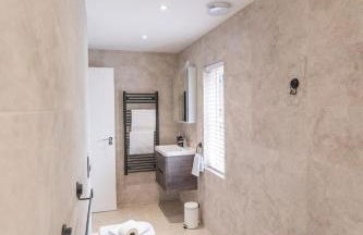 Redwood Escape Stylish New Forest Stay Sleeps 4 Near Paultons Park - Foto 16