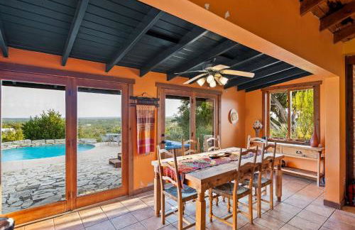 Legendary 3 Bedroom Estate with Pool & Hot Tub! - Foto 54