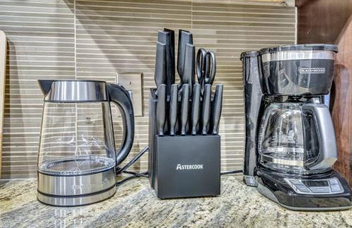 Luxury Apt King Bed+Indoor Parking+ Pool+Gym+2TV's - Foto 28