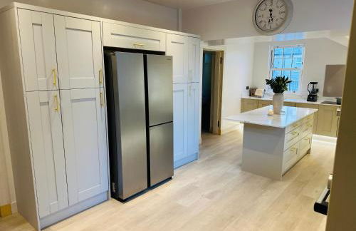 Red Roofs - 5BR Luxury - Large Gardens - EV Point - Near Edinburgh - Photo 27