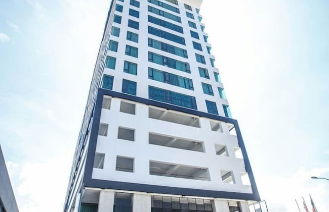 Marina Travellers Suite SKY Karamunsing - Photo 24