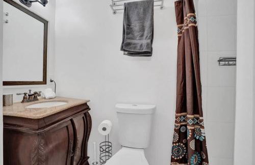 Central Stunning Villa with Heated Pool Cabana - Foto 55